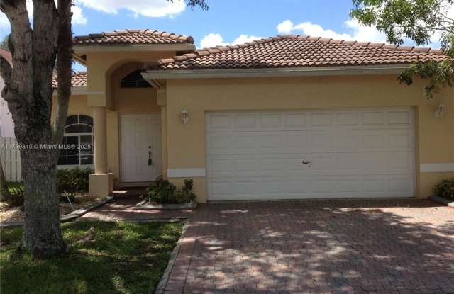 13500 NW 7 ST photos photos