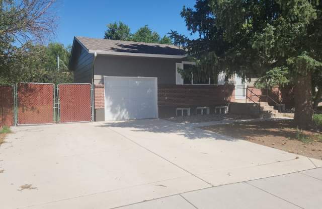 Lovely 4 Bedroom, 2 Bath home available NOW! photos photos
