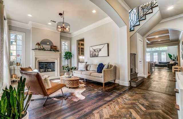 1921 Old Orchard Drive Gallery 4