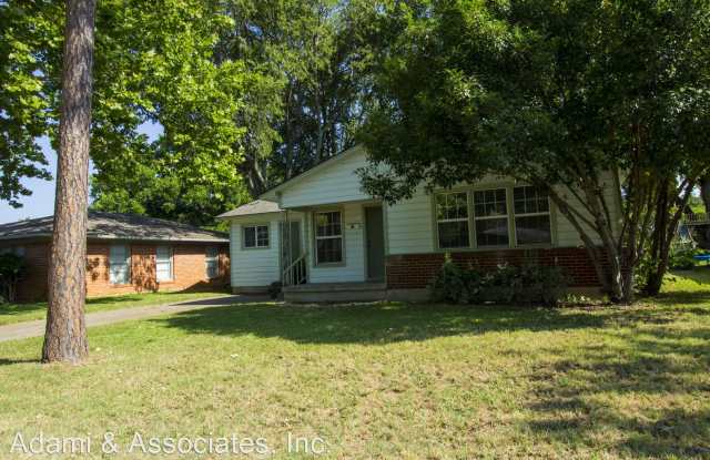 1004 Crescent - 1004 Crescent St, Denton, TX 76201