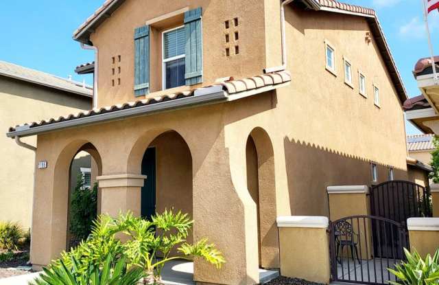 Otay Ranch 3 bedroom 2.5 bath 1917 sqft 2 car garage, beautiful! photos photos