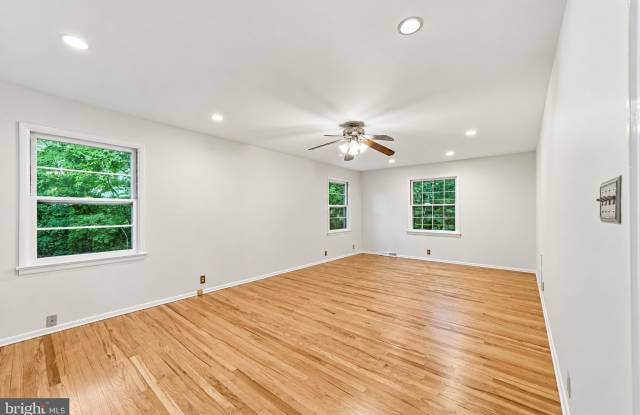 292 GLENN Avenue Gallery 4