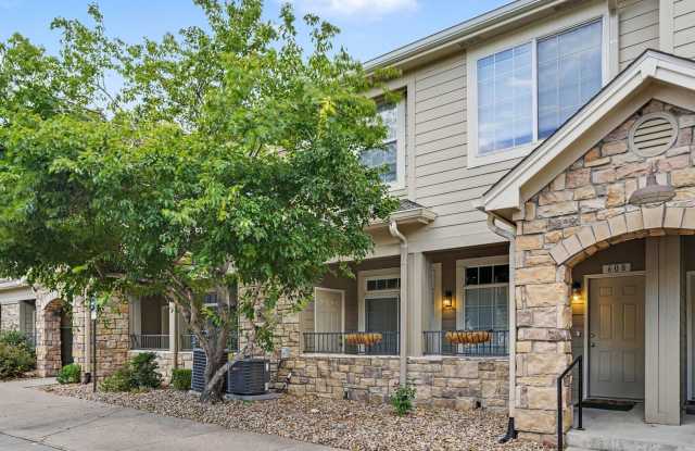 Spacious 2BR/2BA Aurora Condo | Garage, Community Pool & In-Unit Laundry Gallery 4