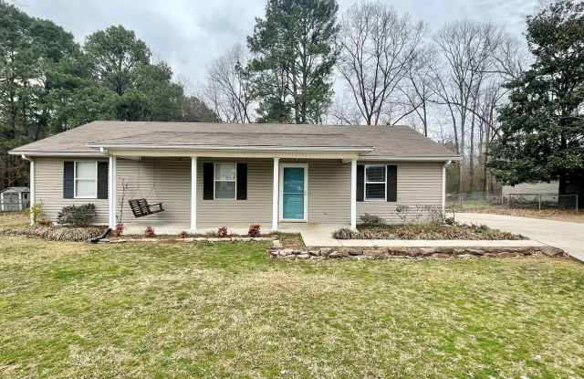Lovely home east of Athens! Fenced back yard! photos photos