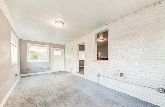 AVAILABLE AUGUST 2024 - Luxury 3 Bedroom Home w/ GARAGE Off-Street Parking! photos photos