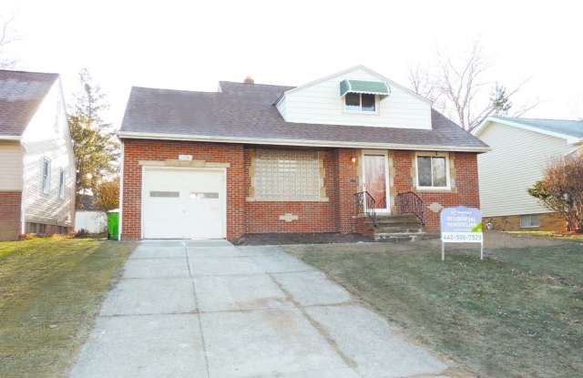 3 Bed - 2 Full Bath Cape Cod for Rent in Euclid! photos photos