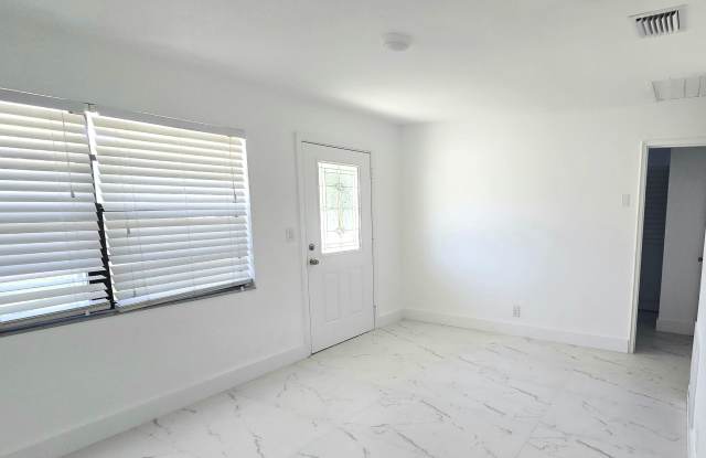 2849 NE 13th Avenue Gallery 2