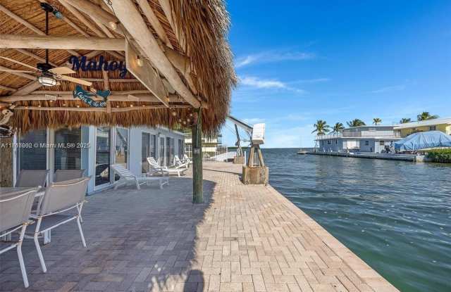 230 Jolly Roger Dr photos photos