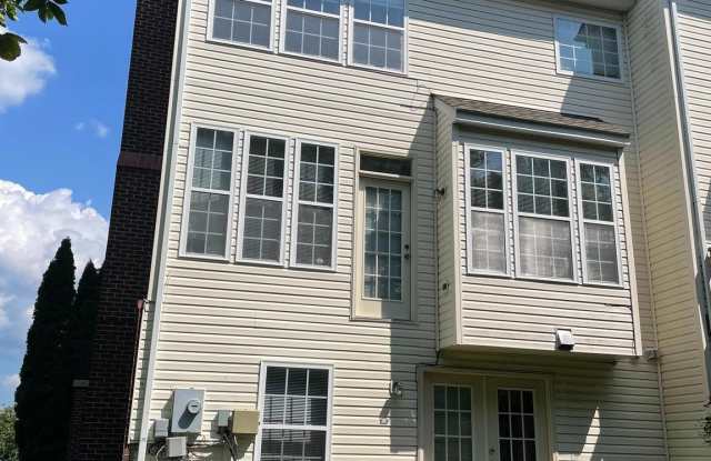 624 BURBERRY TERRACE SE Gallery 4
