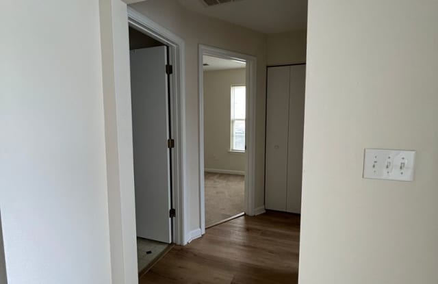 Beautiful 3-Bedroom Home in a Highly Desirable Community Gallery 4
