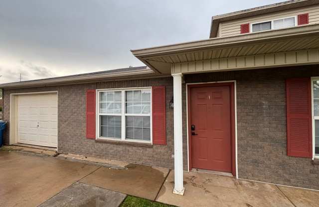 3401 SW Landau Ct Apt 1 & 2 photos photos