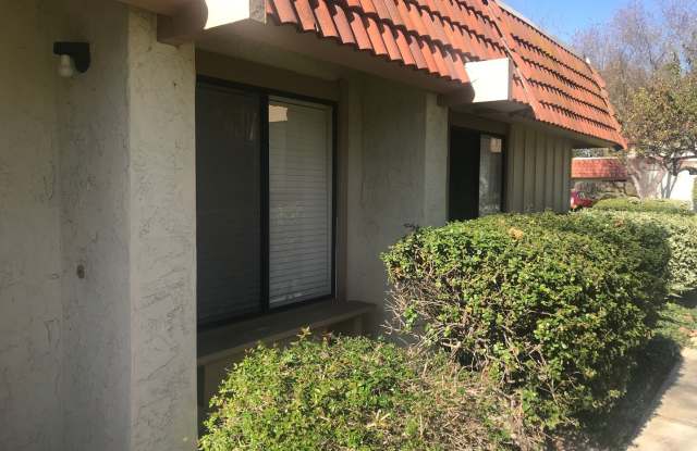 Tanglewood 3 Bedroom, Corner Unit-Single Story Gallery 1