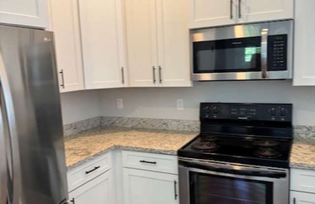 SINGLE LEVEL 3 BEDROOM/ UPGRADES W/ EASY MAINTENANCE Gallery 4