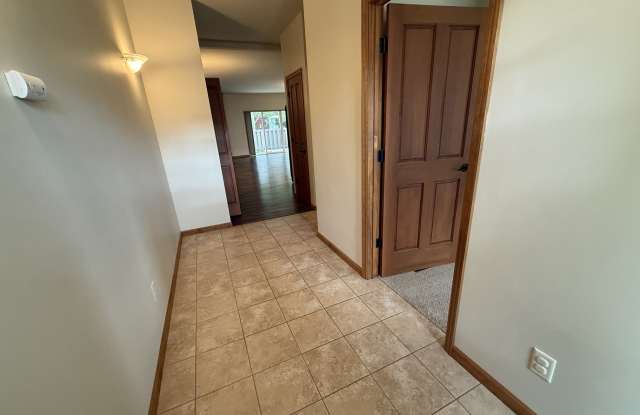 301 South Hanley Avenue - 1 Gallery 2