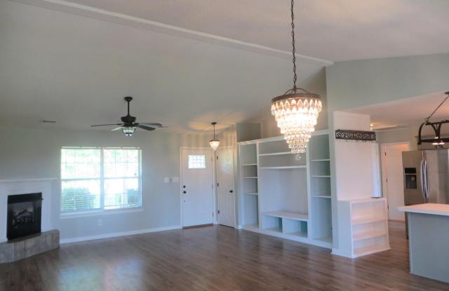 105 Royalty Court Gallery 4