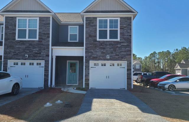 Stonebay Townhomes - 3 Bedroom/2.5 Bath - 205 North Stingray Lane, Onslow County, NC 28445