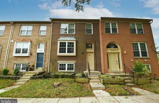 5225 LEEWARD LANE - 5225 Leeward Lane, Kingstowne, VA 22315