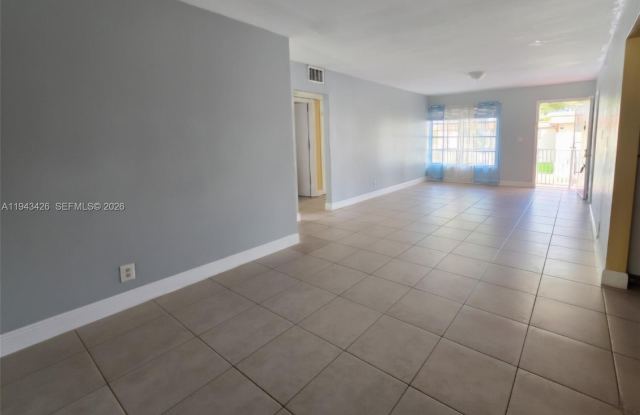 12850 SW 43rd Dr photos photos