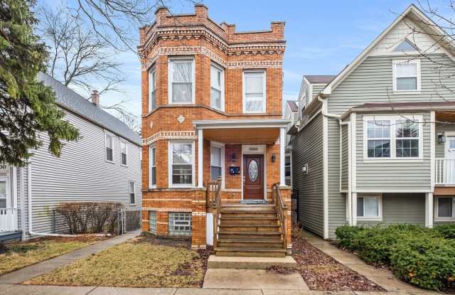 3904 N Whipple Avenue unit: 2 photos photos