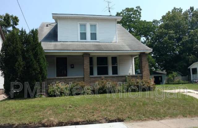 2124 Eastern Ave NE photos photos