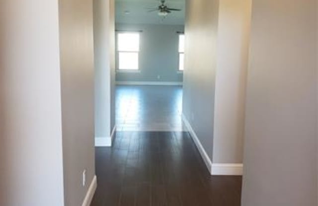 3009 Oakley Gallery 2