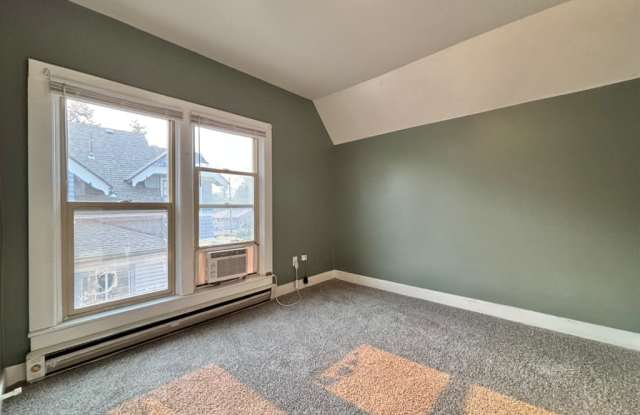1122 West Augusta Avenue - 2 Gallery 3
