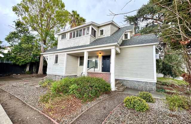 Charming 2-Bedroom, 1.5-Bathroom Home for Rent with Built-ins - 795 East Columbia Avenue, Pomona, CA 91767