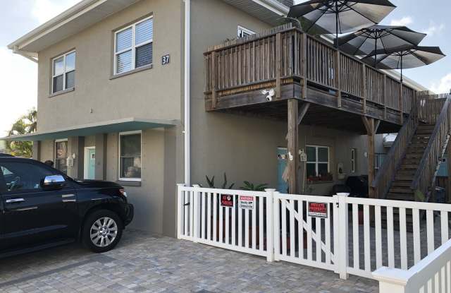 37 144th Ave Apt 1 - 37 144th Avenue, Madeira Beach, FL 33708