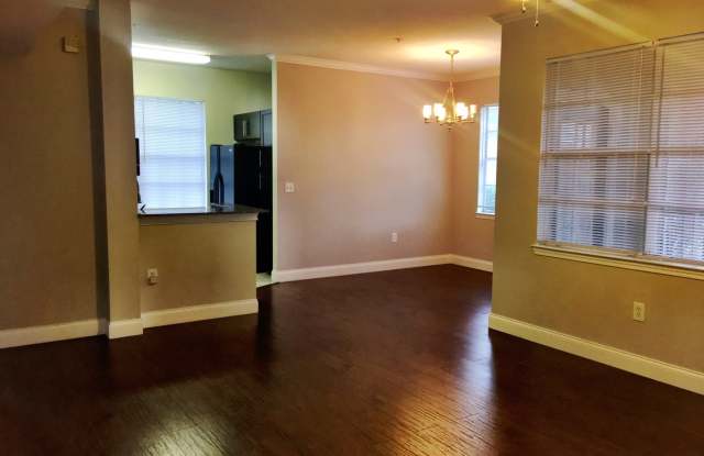 GOLF COURSE VIEW - FULLY UPGRADED WITH LAMINATE FLOORS  GRANITE COUNTERS photos photos