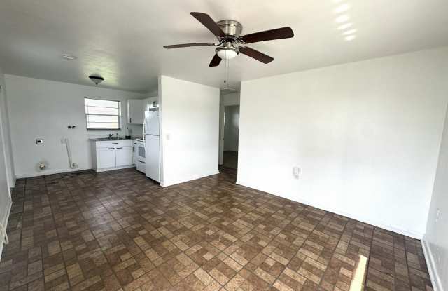 1341 Drive Martin Luther King Junior Boulevard W Gallery 1