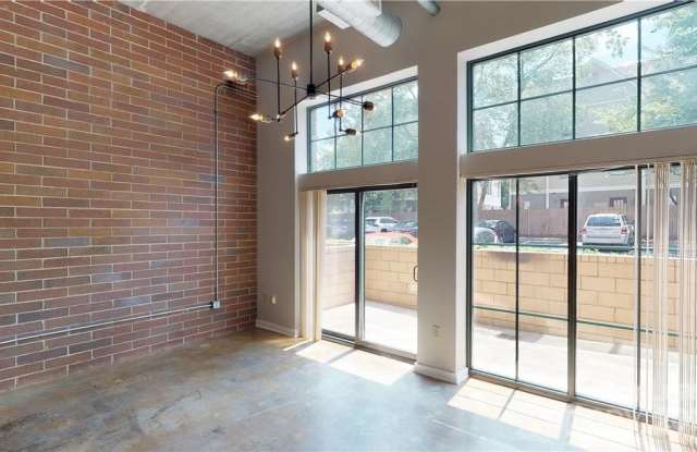 626 N Graham Street unit: 113 Gallery 2