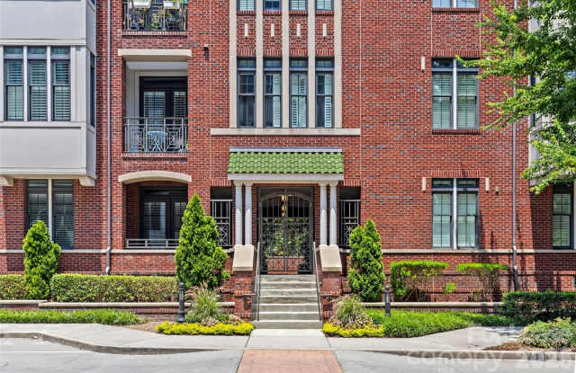 2810 Selwyn Avenue Gallery 1