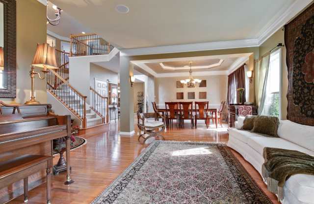 10 Eagle Ridge Drive Gallery 3