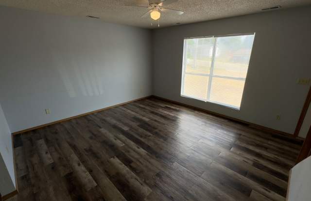 2 Bedroom 1.5 Bathroom Townhouse Gallery 4