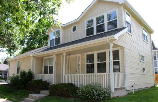 Comfortable and Bright 3-Bedroom Home Available This June photos photos