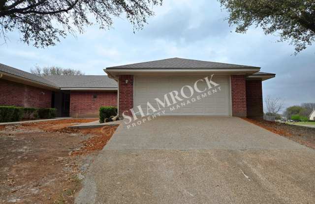 Cougar Ridge Duplex photos photos