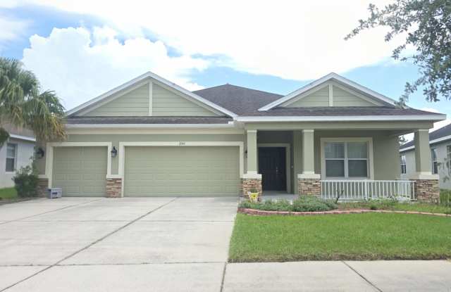 Spacious Pond-View Home with 4 Bedrooms, Office, Flex Space & Oversized Screened Lanai in Channing Park! photos photos