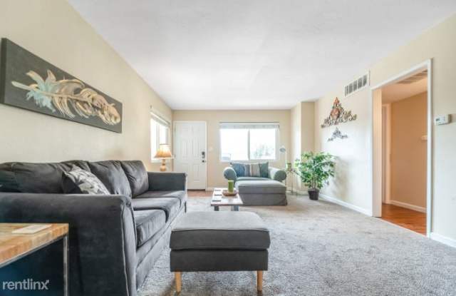 718 N Floral St 9 - 718 North Floral Street, Visalia, CA 93291