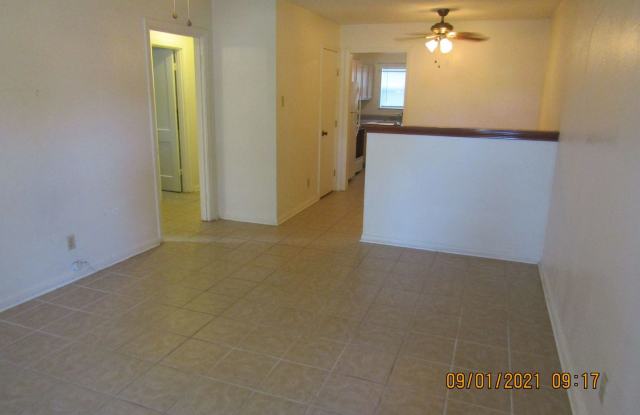 2 bedroom 1 bath duplex Gallery 4