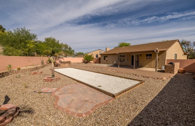 8912 E Pomegranate St - 8912 East Pomegranate Street, Tucson, AZ 85730