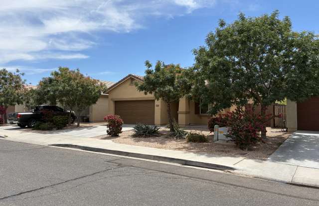 11749 W Chase Ln Gallery 3