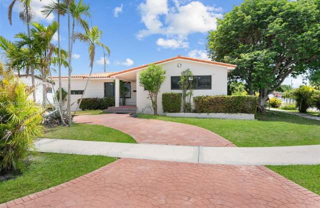 1921 SW 84th Ct photos photos