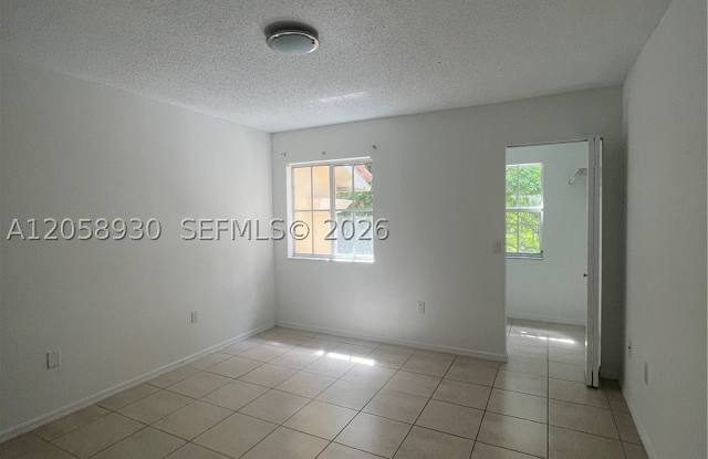 2427 Centergate Dr Gallery 4