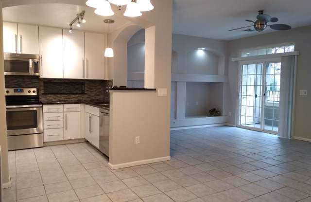 Beautifull Spacious 2 Bedroom 2 Bath Townhome w/ Upgrades photos photos