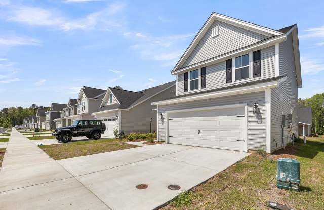 Beautiful 3 bedroom 2.5 bathroom two story home available in North Charleston! Gallery 4