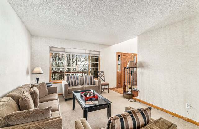 Beautiful 5 Bedroom 4 Bath Littleton Single Family Home! Gallery 4