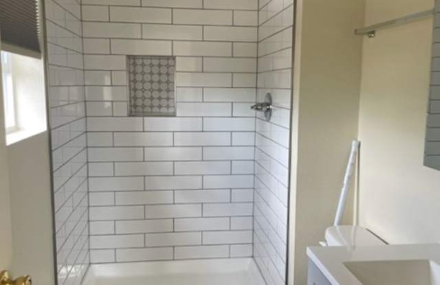 3 Bedroom 2.5 bath rental Available photos photos