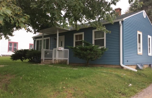 809 South 12th Avenue - 809 South 12th Avenue, Marshalltown, IA 50158