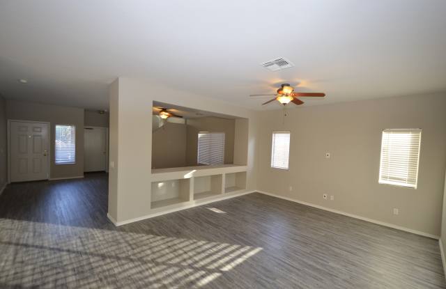 2034 N Arbor Lane Gallery 4