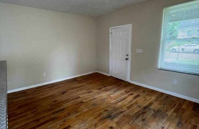 2005 East 5th Avenue - 2005 Gallery 3